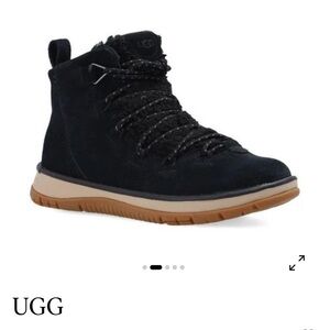 UGG Women's Black Lakesider Heritage Mid Boots 7.5 Like New